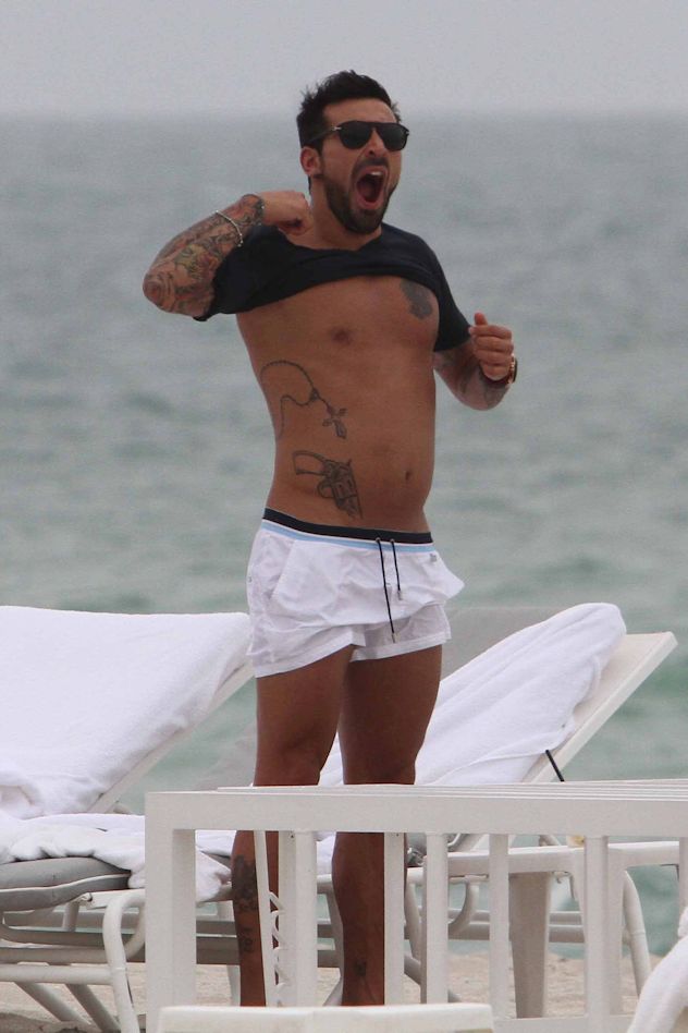 Justin Timberlake shirtless and underwear photos